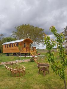 LA ROULOTTE DE FLORETTE avec jacuzzi gratuit