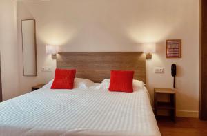 Hotels Hotel Courbet : photos des chambres