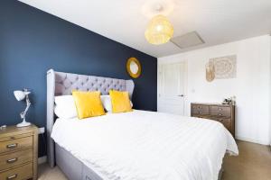 Chic City Centre Apartment With Allocated Parking