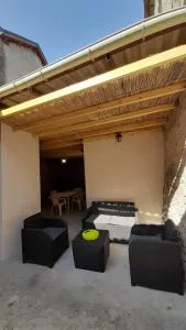 Petite maison de village située entre lacs, cascades et montagnes - Chazey-Bons