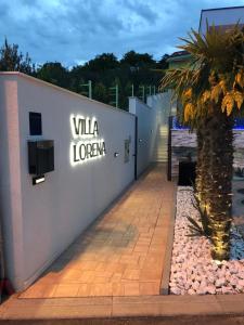 Luxury Villa Lorena with heated pool, jacuzzi,sauna and seaview 