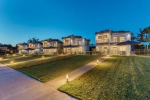 V Luxury Apartments Posidi