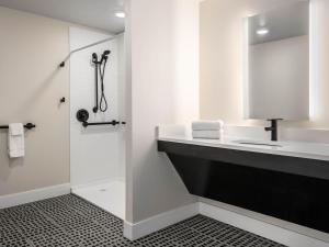 Hotel Indigo Saint Louis Central West End by IHG