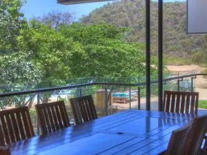 Maggies Beachfront Apartment 5 - Horseshoe Bay