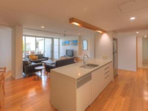 Maggies Beachfront Apartment 8