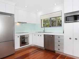 Arlington 1 Two Bedroom Unit close to the beach