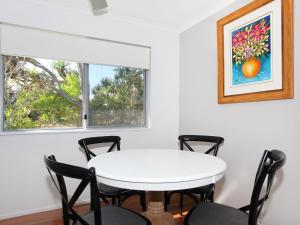 Arlington 1 Two Bedroom Unit close to the beach
