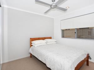 Arlington 1 Two Bedroom Unit close to the beach