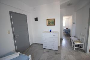 first floor apartment Paros Greece