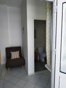 Small studio with a large veranta