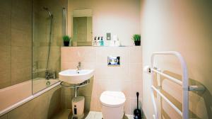 Two-Bedroom Apartment room in Deluxe 1 and 2 bedrooms apartments - King Bed