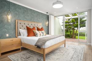Three-Bedroom Apartment room in Dolphin Beach E30