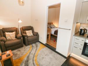 Tyddyn Sianel - Celyn