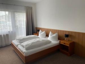 Double Room with Extra Bed room in Hotel Restaurant Mirena