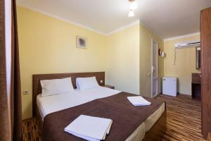 Large Double or Twin Room room in Viktoriya ONE