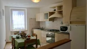 Casa Lucia vista piazzetta Tressilla Ospitar - Albiano