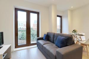 Luxury 1 Bed Flat in St Albans, Modern, WiFi, Six Minutes from Train Station