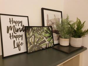 Llangollen 1-Bed Cottage Sleeps 2 with Parking