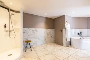 Hotels Hotel Le Saint Gelais : photos des chambres