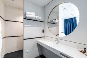 Hotels Hotel Le Saint Gelais : photos des chambres