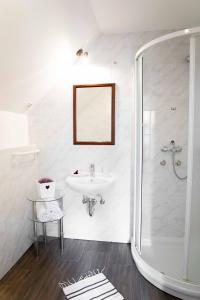 Ana Antloga Apartments