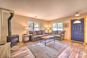 Holiday Home room in Cozy Alpine Home with Deck 7 Mi to Donner Lake