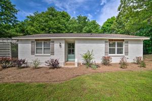 Charming Cottage about 2 Miles to Ole Miss Campus!