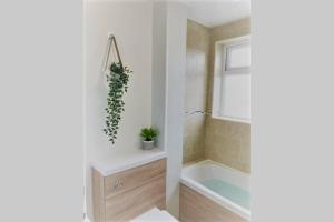 Paradise St Apartment Top Floor 3 flights of stairs 3 bed 1 bathroom