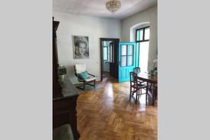 Alte Villa 400m2 Seegrund nur für euch - old villa with 400m2 beach just for you