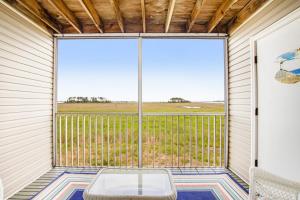 Bethany Bay --- 4703 Pettinaro