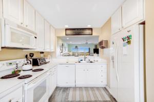 Bethany Bay --- 4703 Pettinaro