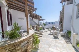 Seirines Apartments Tinos Greece