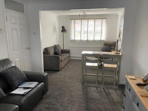 Riverside Park Ground Floor Apt 1 BR Parking St Neots