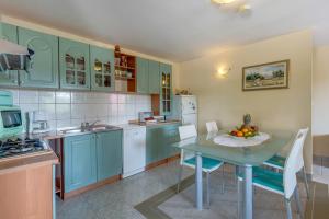 Apartment 4827-2 for 4 Pers in Nerezine