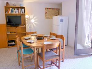 Maisons de vacances Holiday Home Les Romarines-6 by Interhome : photos des chambres