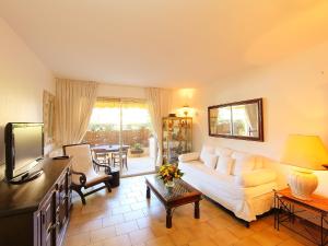 Apartment Les Eucalyptus-3 by Interhome