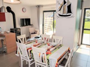 Maisons de vacances Holiday Home Ty Angele - PLC239 by Interhome : photos des chambres