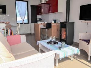 Maisons de vacances Holiday Home Ty Angele - PLC239 by Interhome : photos des chambres