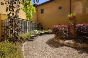 Apartments Florence - Dragomanni Apartment with Garden