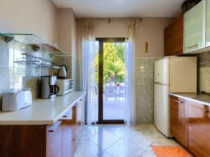 Holiday Home Dora - ROJ471 by Interhome