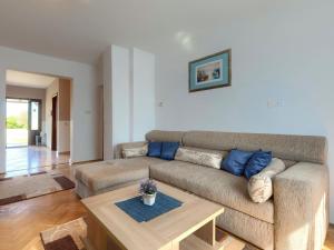 Holiday Home Dora by Interhome 