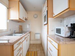 Apartment Les Christophines-3 by Interhome