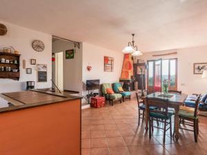 Holiday Home Valmarinella by Interhome