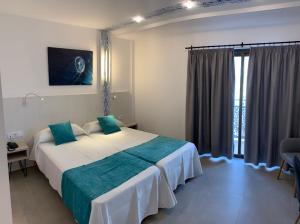 Superior Double or Twin Room with City View room in Hotel Brisa