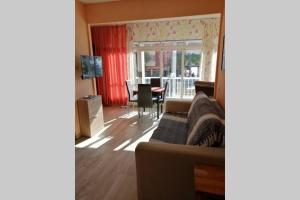APARTAMENTO FRENTE AL MAR