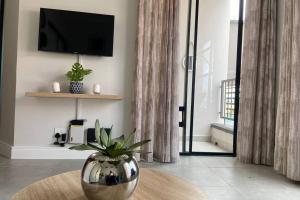 #AlimamaSpaces: The Chelseas Munyaka