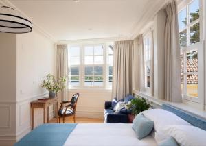 Deluxe Double Room with River View room in Gran hotel Brillante