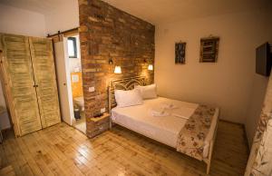 Sunny Border (adults only)