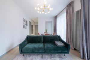 Brand new apartment with terrace near the sea