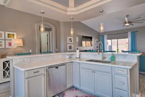 4 Mi to Lake Havasu State Park Home with Pool